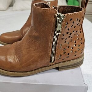 Women's Tan Leather Ankle Boots with Star Cutouts